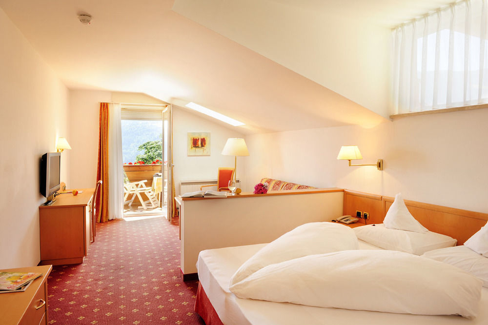 Hotel Das Stachelburg Parcines Eksteriør billede