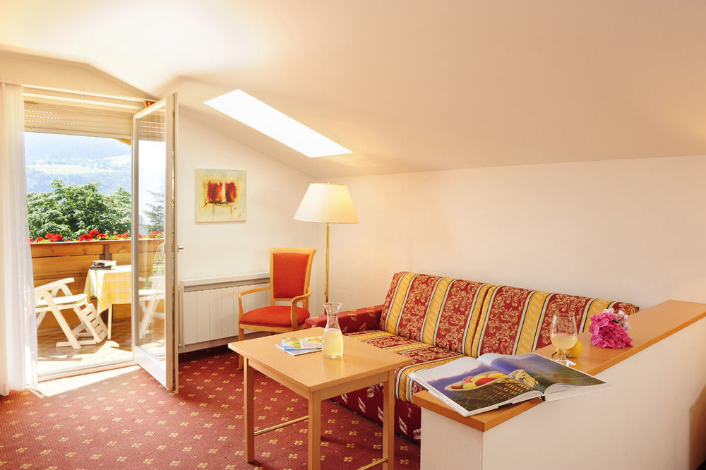 Hotel Das Stachelburg Parcines Eksteriør billede